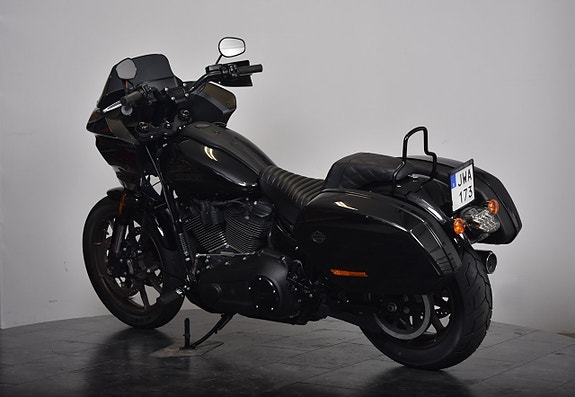 Harley-Davidson LOW RIDER ST / SE SLIPON / SADDLEMEN SADEL / FRAMFLYTT / SISSYBAR 5 of 18