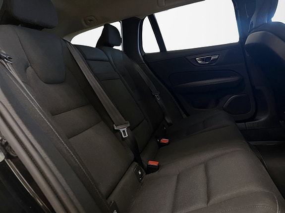 Volvo V60 Cross Country 13 of 27