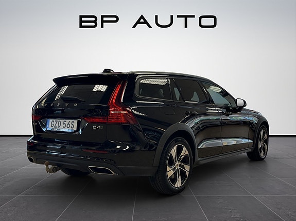 Volvo V60 Cross Country 6 of 27