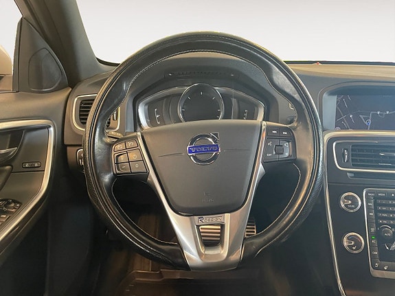 Volvo V60 13 of 24