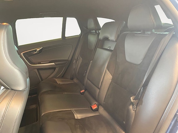 Volvo V60 14 of 24