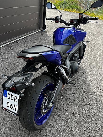 Yamaha MT-09 3 of 5