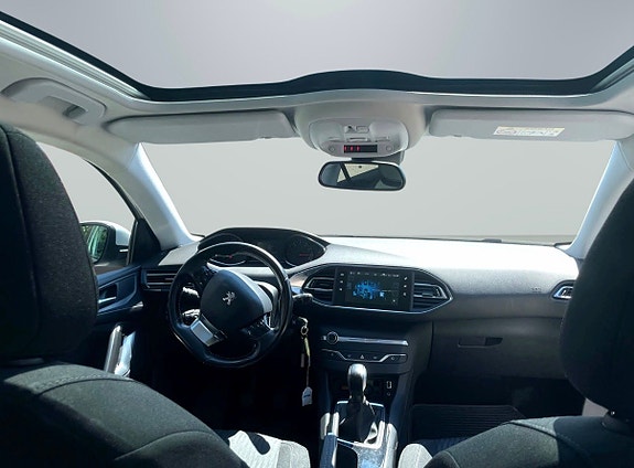 Peugeot 308 SW 7 of 15