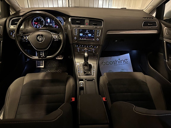 Volkswagen Golf Alltrack 18 of 20