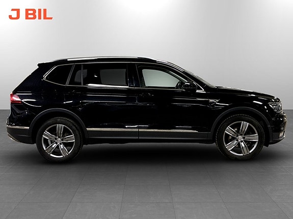 Volkswagen Tiguan Allspace 17 of 19