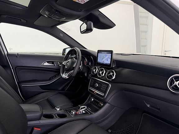 Mercedes-Benz GLA45 13 of 29