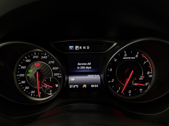 Mercedes-Benz GLA45 18 of 29