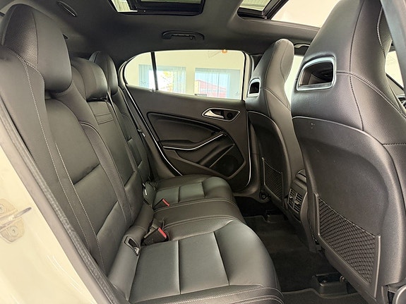 Mercedes-Benz GLA45 15 of 29