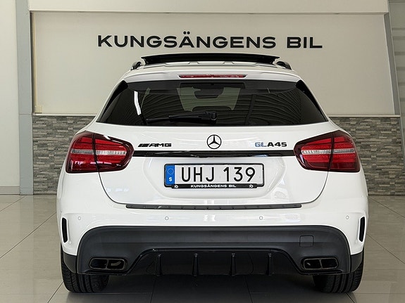 Mercedes-Benz GLA45 6 of 29