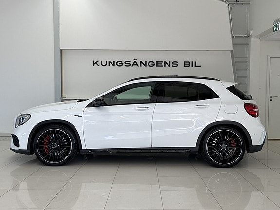 Mercedes-Benz GLA45 4 of 5