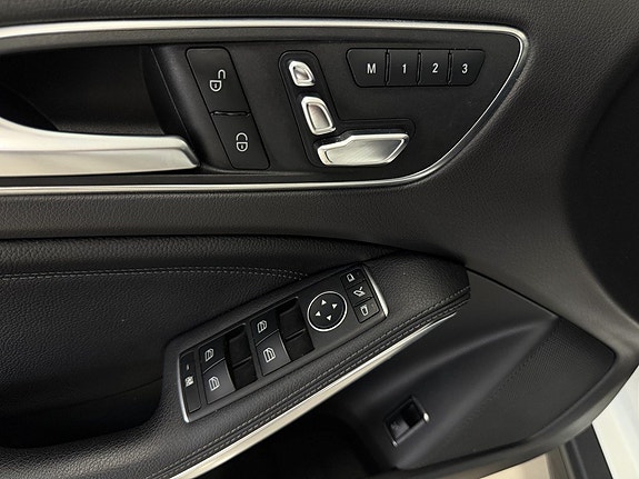 Mercedes-Benz GLA45 21 of 29