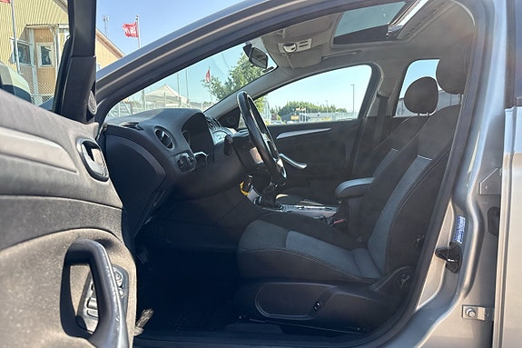 Ford Mondeo 12 of 21