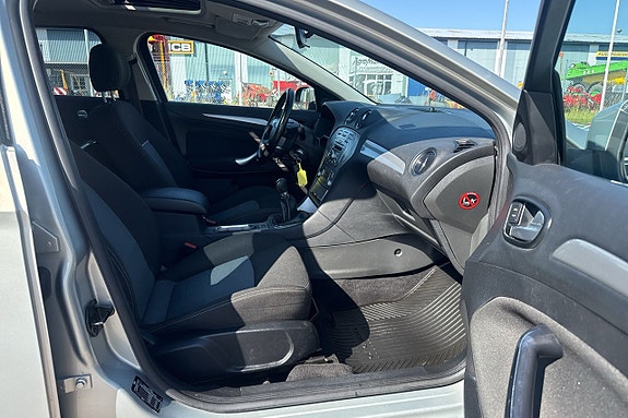 Ford Mondeo 18 of 21