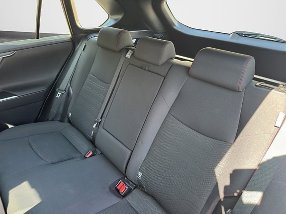 Toyota RAV4 10 of 22