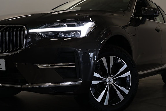 Volvo XC60 2 of 5