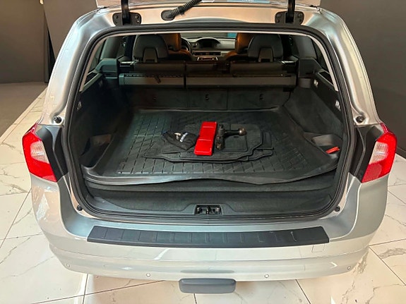 Volvo V70 11 of 13