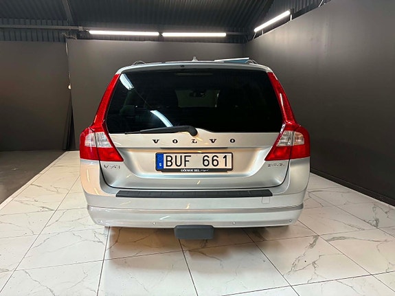 Volvo V70 6 of 13