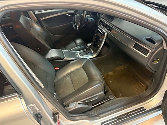 Volvo V70 9 of 13