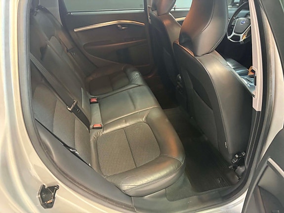 Volvo V70 10 of 13