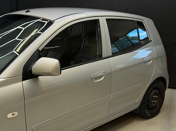 Kia Picanto 14 of 21
