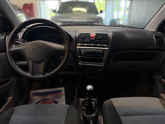 Kia Picanto 8 of 21