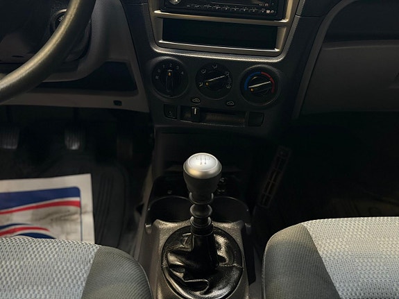 Kia Picanto 12 of 21