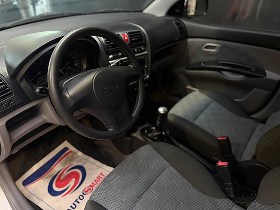 Kia Picanto 7 of 21