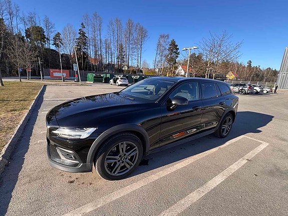 Volvo V60 Cross Country 3 of 5