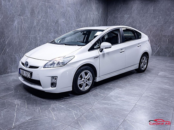 Toyota Prius 3 of 5