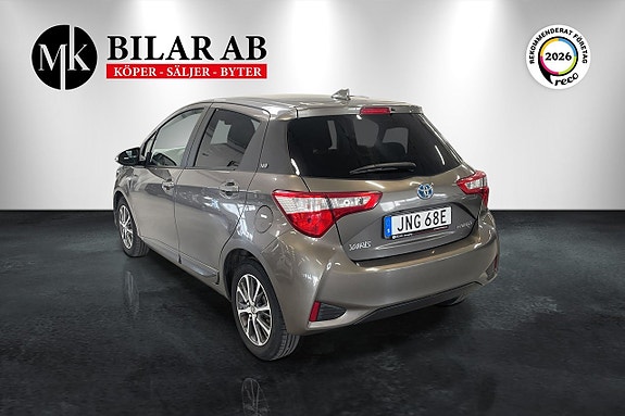 Toyota Yaris 6 of 12