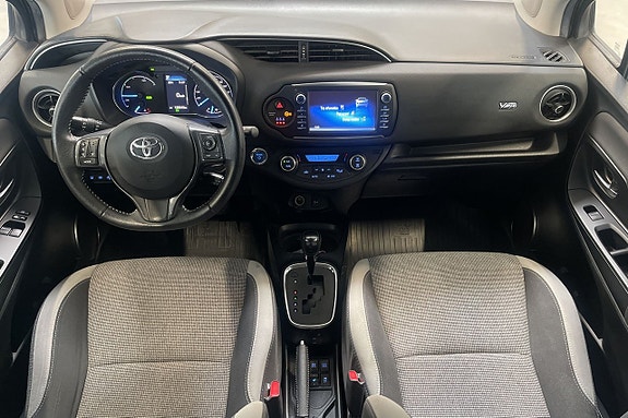 Toyota Yaris 10 of 12