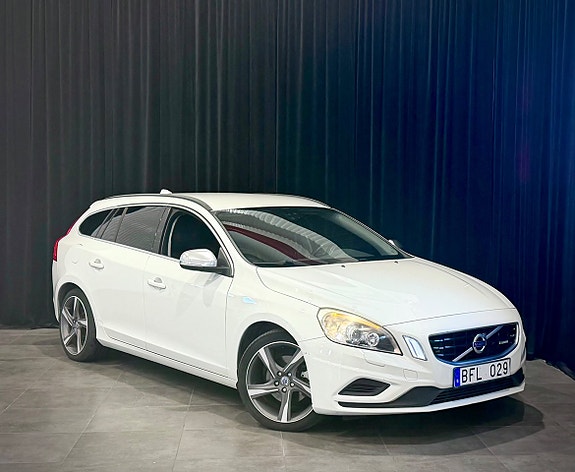 Volvo V60 2 of 5