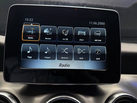 Mercedes-Benz CLA200 22 of 30