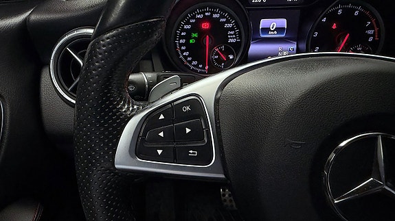 Mercedes-Benz CLA200 16 of 30