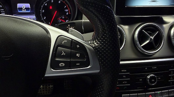Mercedes-Benz CLA200 18 of 30