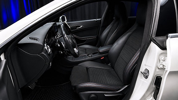 Mercedes-Benz CLA200 11 of 30