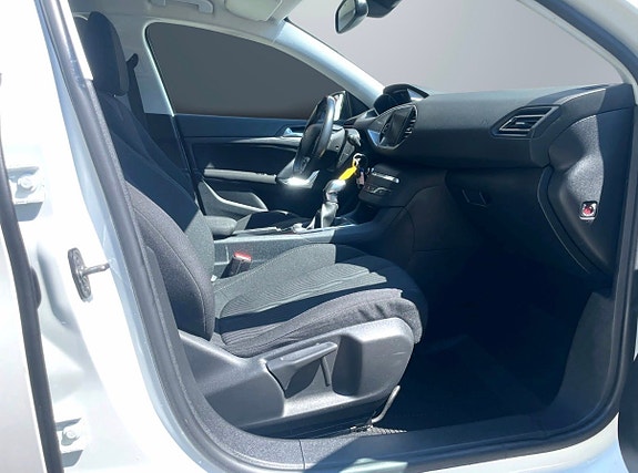 Peugeot 308 8 of 10