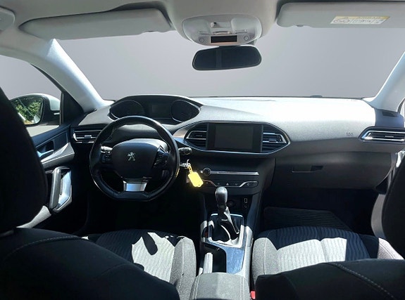 Peugeot 308 7 of 10