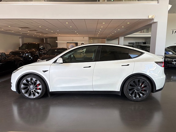 Tesla Model Y 2 of 5