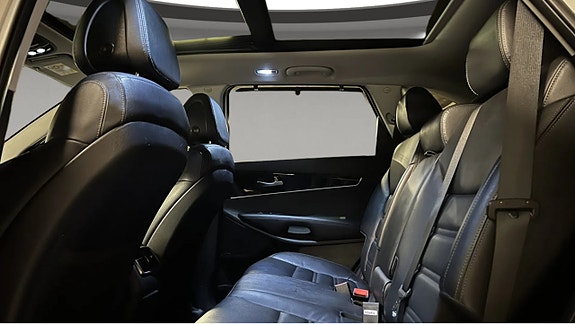 Kia Sorento 8 of 14