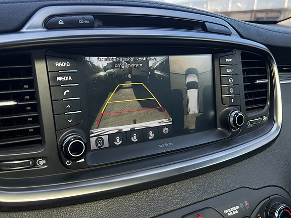 Kia Sorento 10 of 14