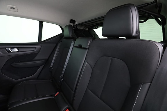 Volvo XC40 15 of 30