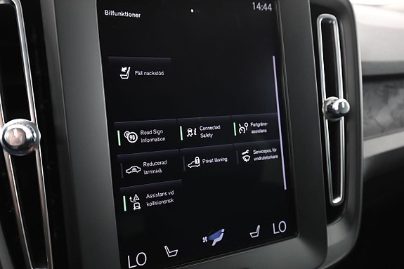 Volvo XC40 24 of 30