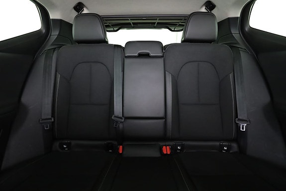 Volvo XC40 16 of 30