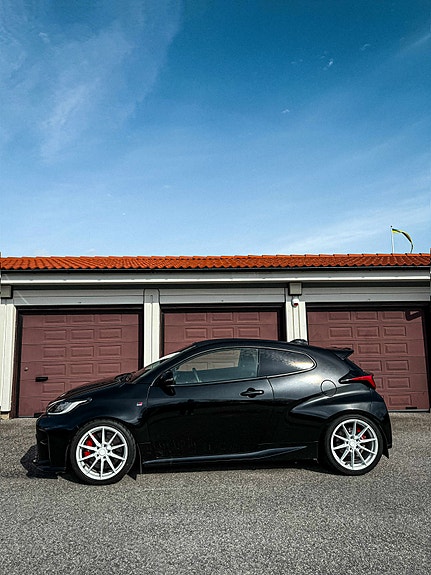 Toyota GR Yaris 2 of 4