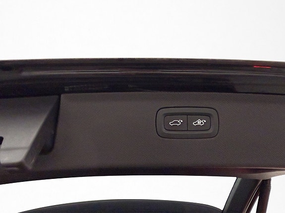 Volvo XC90 30 of 30