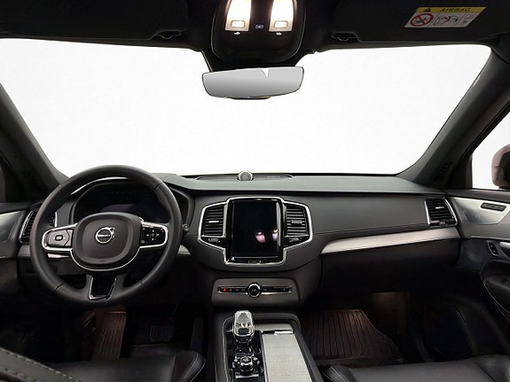Volvo XC90 12 of 30