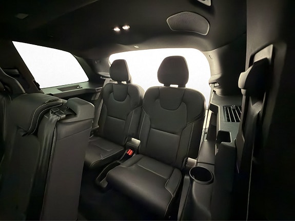 Volvo XC90 28 of 30