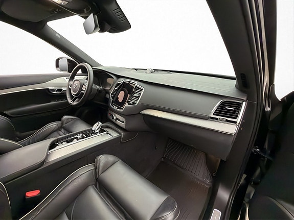 Volvo XC90 24 of 30