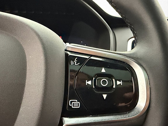 Volvo XC90 16 of 30